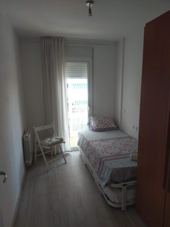 Luxury Apartment Accommodation, Next To Beach & Train Station Calella Buitenkant foto